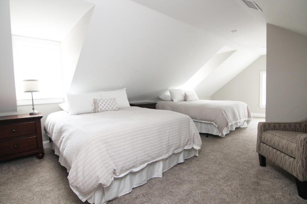 Two Bedroom with Lake View (Wolfeboro) 