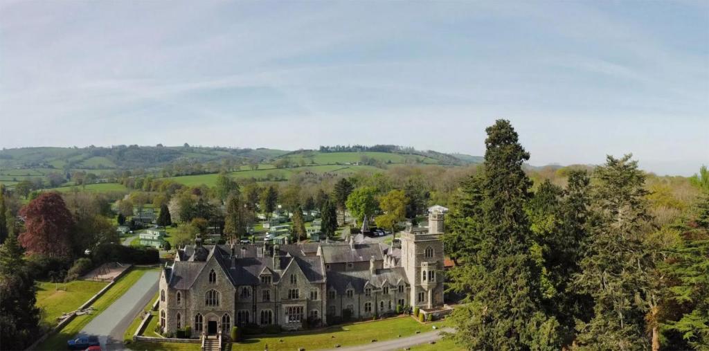 Mellington Hall Country House Hotel (Church Stoke) 