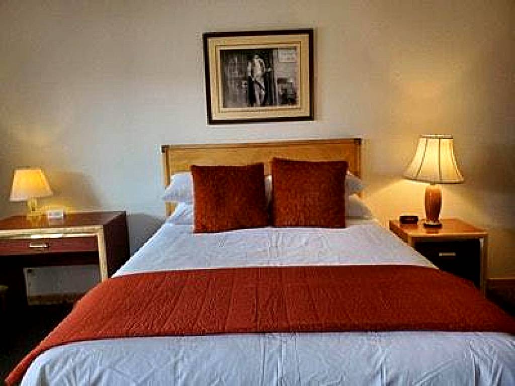 Old Montana Inn (Deer Lodge) 